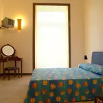 Caracciolo 10 Bed & Breakfast 4*
