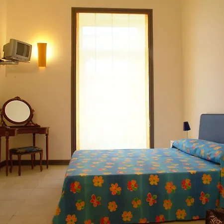 Caracciolo 10 Bed & Breakfast 4*