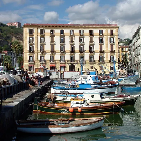 Caracciolo 10 Bed & Breakfast Napoli